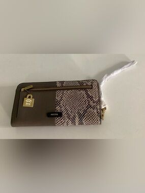 Fossil RFID Protested  Snake-Print Zip Wallet NWT